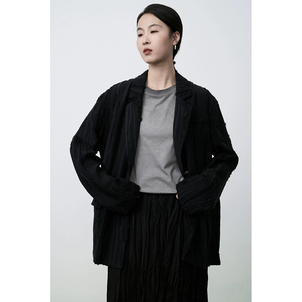 Camisa de textura fuerte de Tencel premium para mujer con blazer plisado tridimensional con diseño de nicho de CAREMIND 