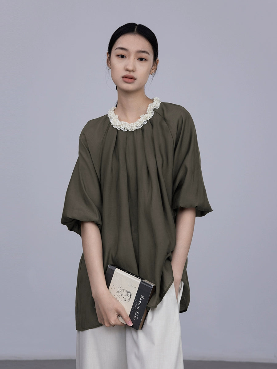 Camisa de cuello de pétalo tridimensional de industria pesada única de estilo extranjero de CAREMIND, camisa hermosa simple de manga media, nueva primavera 