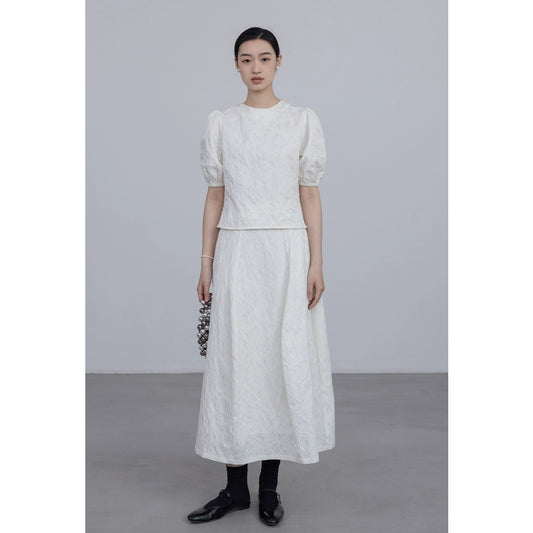 [Oferta por tiempo limitado] Conjunto de dos piezas de camiseta de manga corta con cuello redondo y falda de cintura alta con textura tridimensional en jacquard 