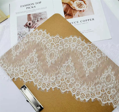 Accesorios de encaje de pestañas de alta calidad, 3767 anchos de 26 cm, hechos a mano, bordados de buena calidad para ropa, decoración de bodas, tela