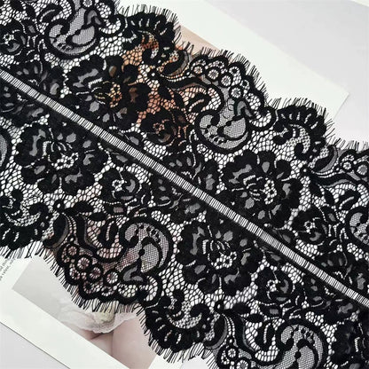 3755 Precio de tres metros, línea de hueso que contiene algodón de alta calidad, tela de encaje de pestañas, blanco y negro, tela de empalme de ropa bilateral