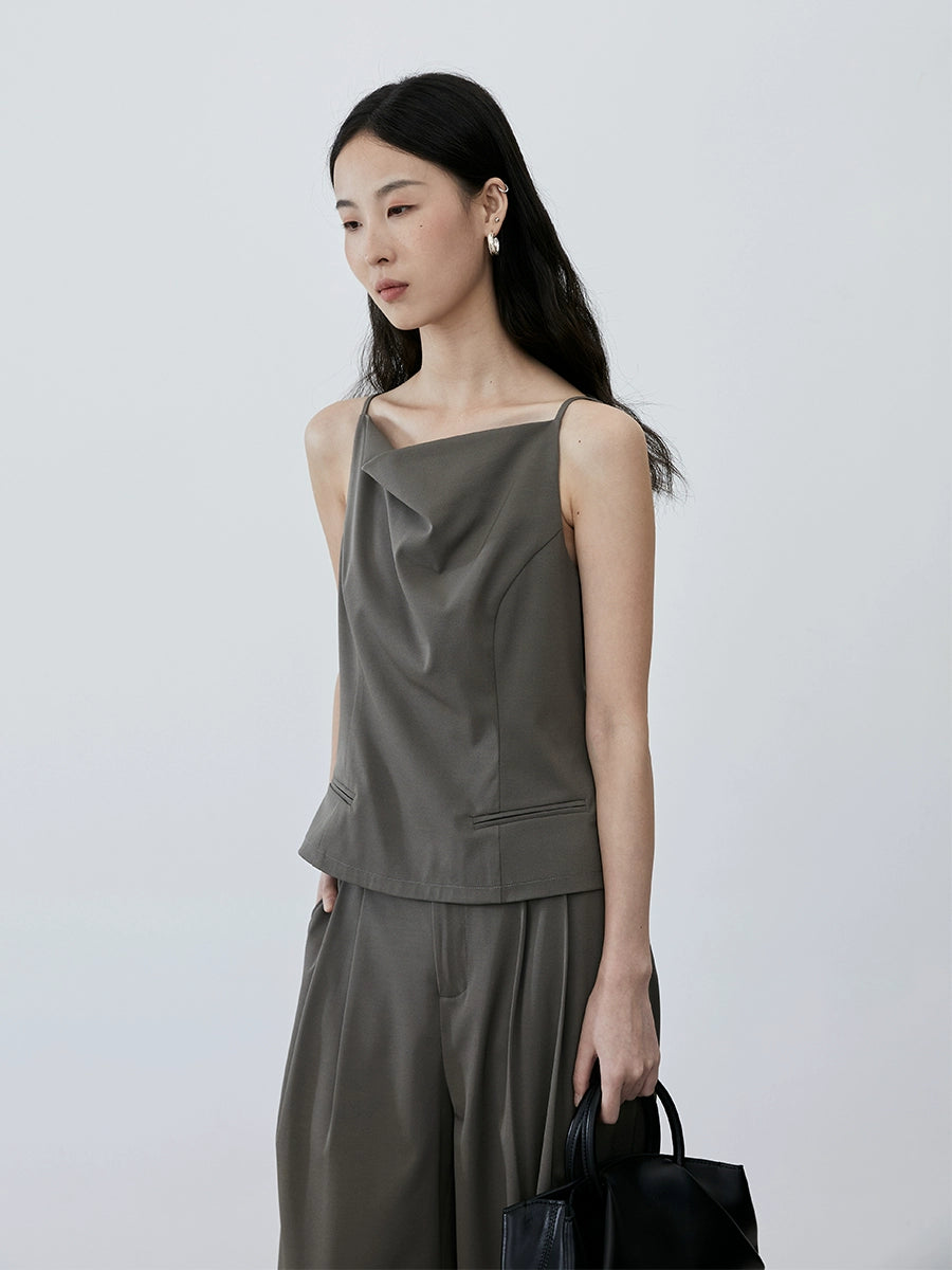 [Sentido ligero y de moda] CAREMIND Traje de temperamento de estilo europeo con cuello oscilante, tirantes, pantalones de traje de pierna ancha, falda de pantalón apilada 