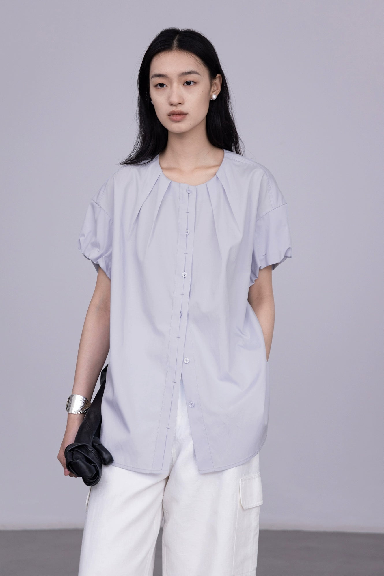 [Oferta por tiempo limitado] Camisa de viaje ligera, holgada, transpirable y de manga corta con cuello redondo y color claro de CAREMIND 