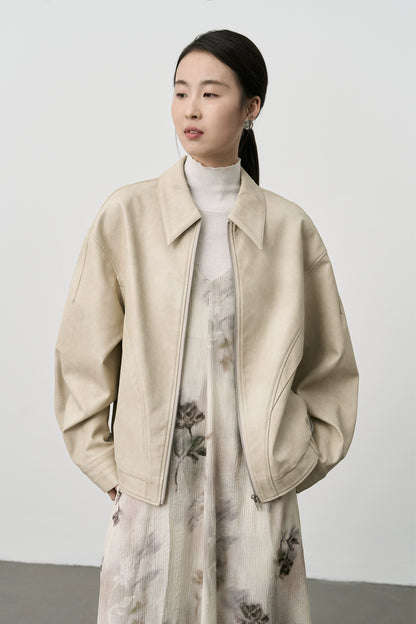 CAREMIND Chaqueta corta elegante de PU para motocicleta en color blanco roto Chaqueta de cuero versátil para primavera y otoño Ropa para mujer 