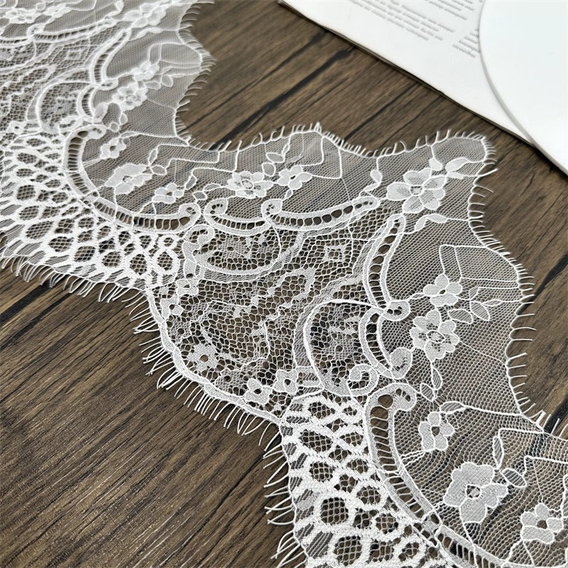 3764 Ancho 20cm Pestañas irregulares Encaje DIY Cortina Ropa Falda Velo de boda Accesorios de empalme