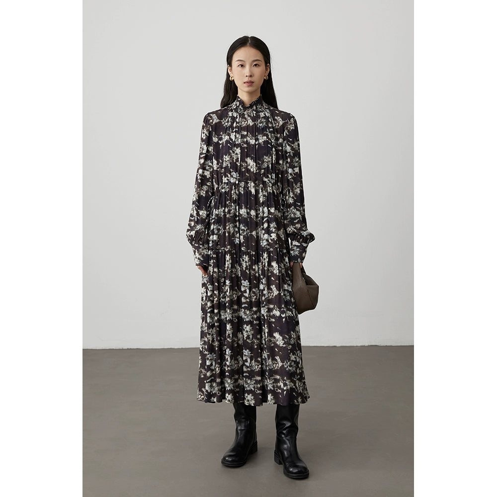 [Jardín nómada] Vestido de manga larga con cuello alto y estampado floral de CAREMIND para otoño e invierno, estilo coreano con falda larga 