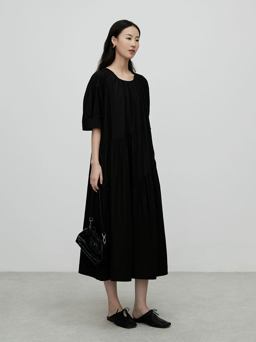 [Thinning shadow small black dress] CAREMIND black minimalist dress round neck pleated Hepburn style thin skirt