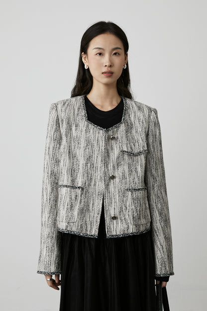 [Canción francesa] Chaqueta Xiaoxiangfeng de CAREMIND, nueva chaqueta de otoño 2024, top de algodón y lino con textura en blanco y negro 