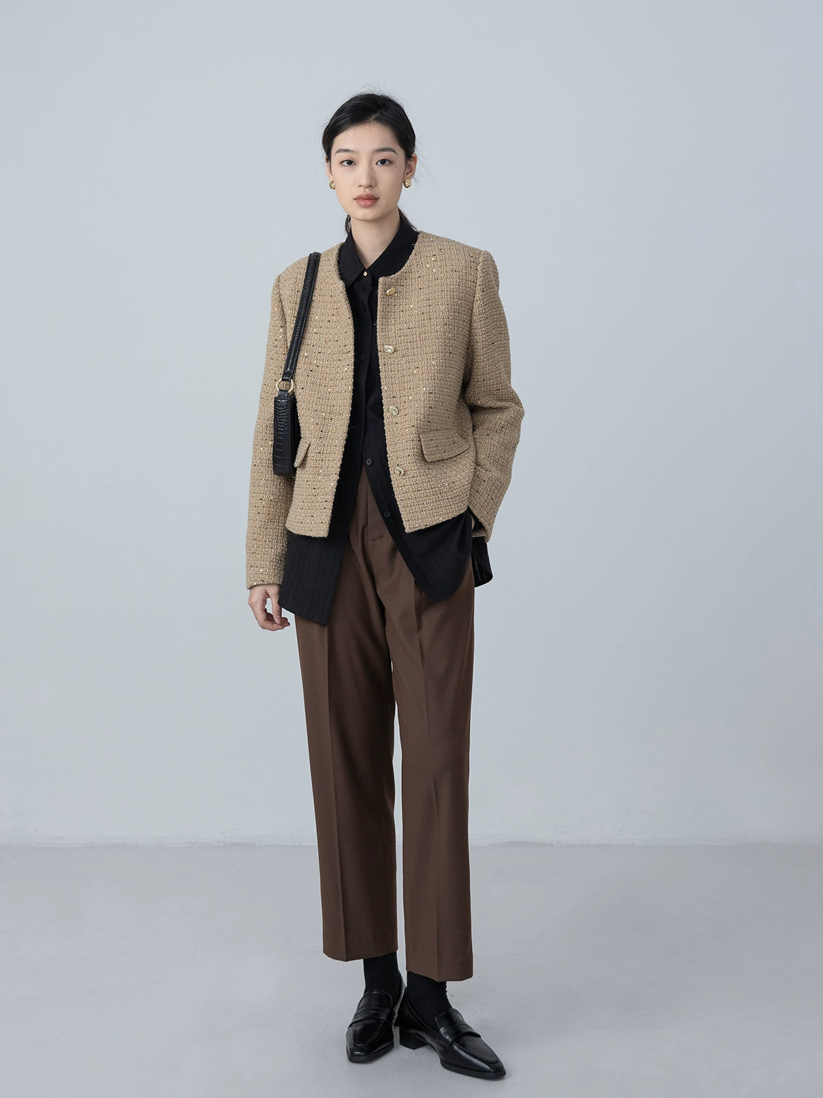 [Cayendo en el otoño] Camisa negra CAREMIND Premium Sense MAX Top minimalista misterioso y capaz Otoño 