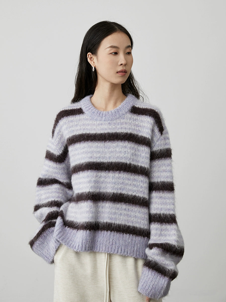 [Suéter de rayas degradadas] Suéter suave de temperamento morado de CAREMIND Top de invierno a rayas con viento relajado 