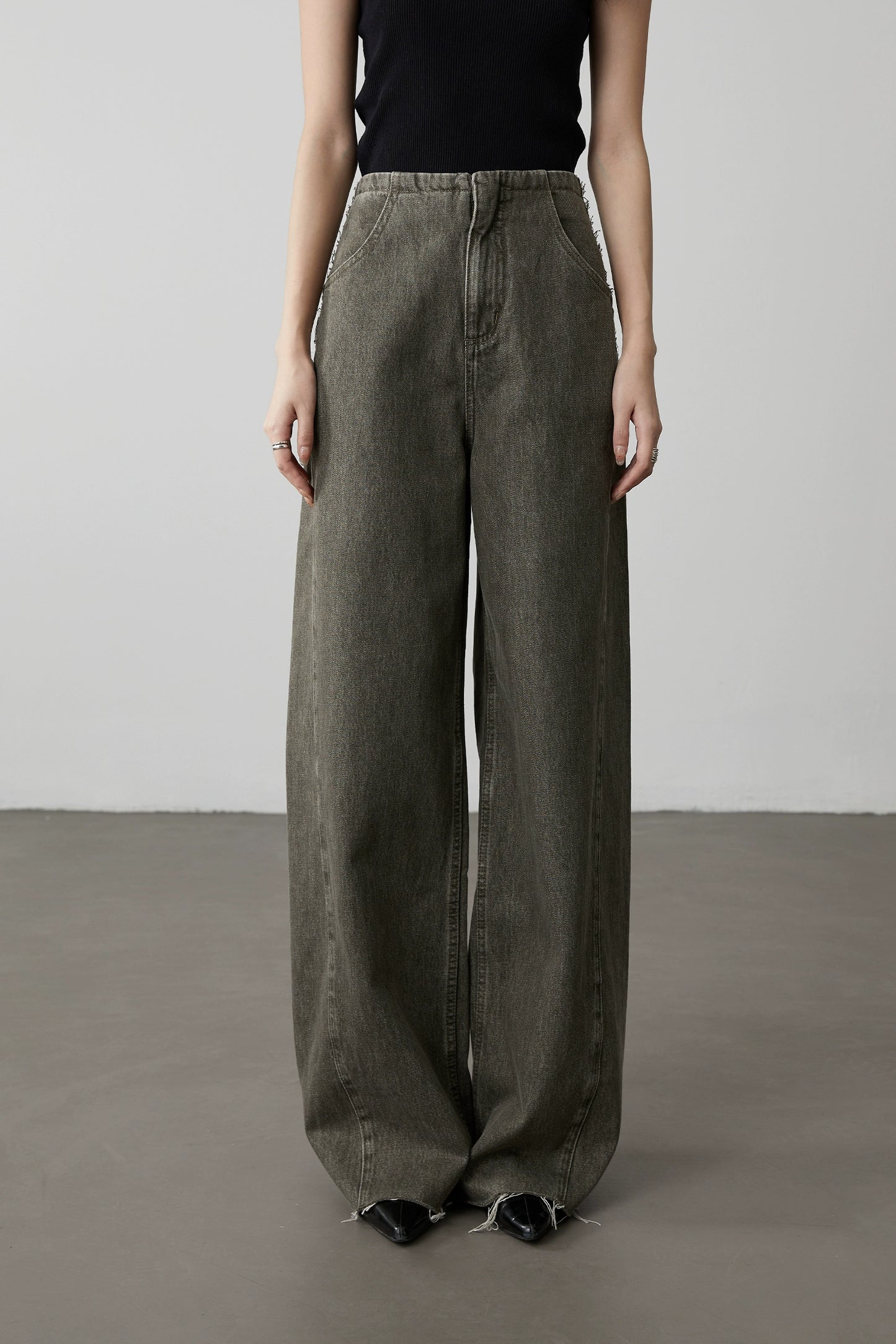 CAREMIND Old olive green narrow wide-leg jeans show straight and thin straight floor mopping pants women's spring and autumn models