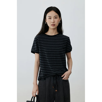 [Comfort Channel] CAREMIND Camiseta de manga corta con cuello redondo y rayas grises para mujer, top informal ajustado con hombros descubiertos para otoño 