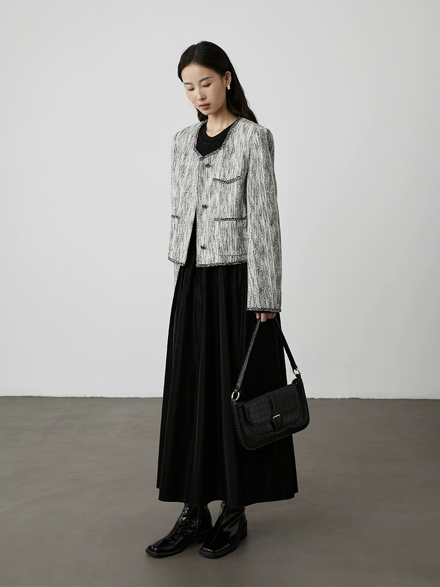 [Canción francesa] Chaqueta Xiaoxiangfeng de CAREMIND, nueva chaqueta de otoño 2024, top de algodón y lino con textura en blanco y negro 