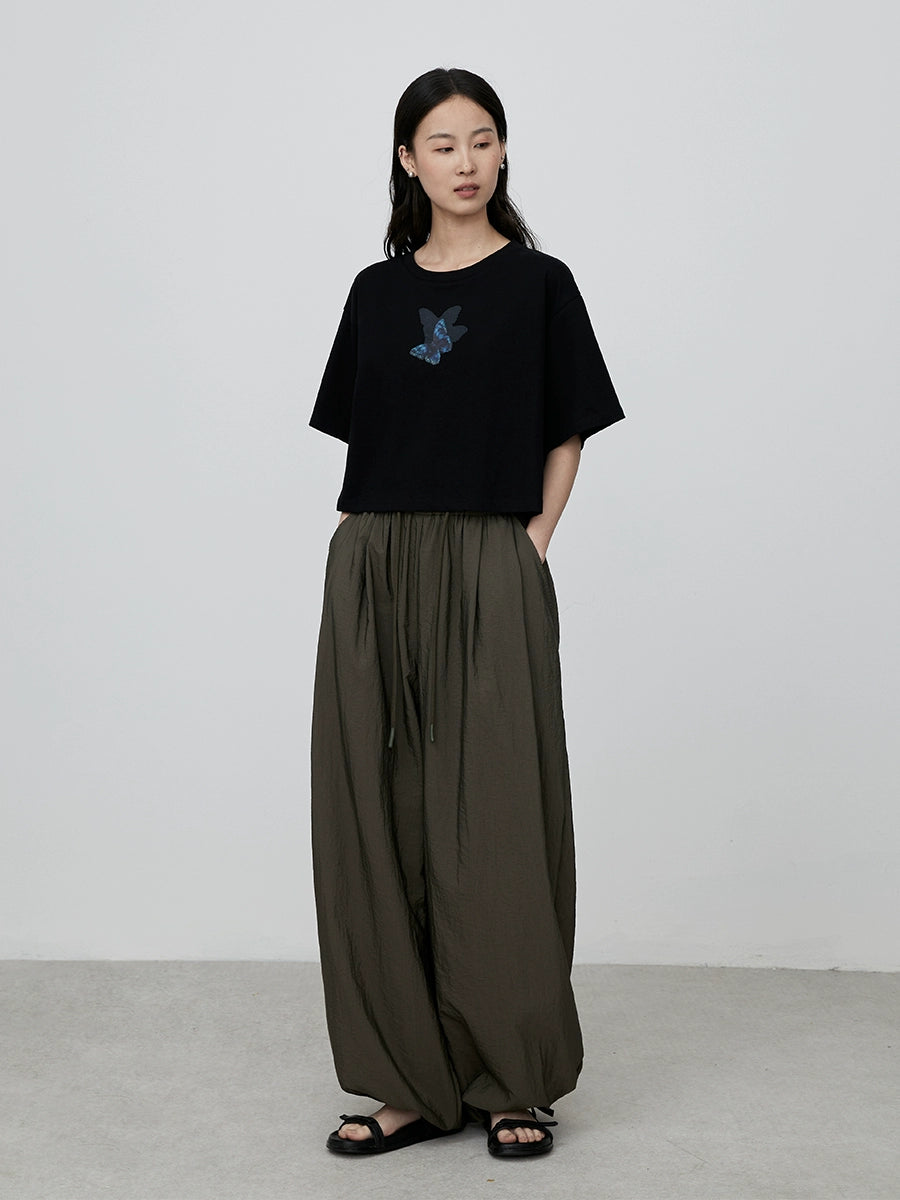 Camiseta corta con estampado de mariposas azules de CAREMIND, diseño pequeño de algodón puro, manga corta negra 