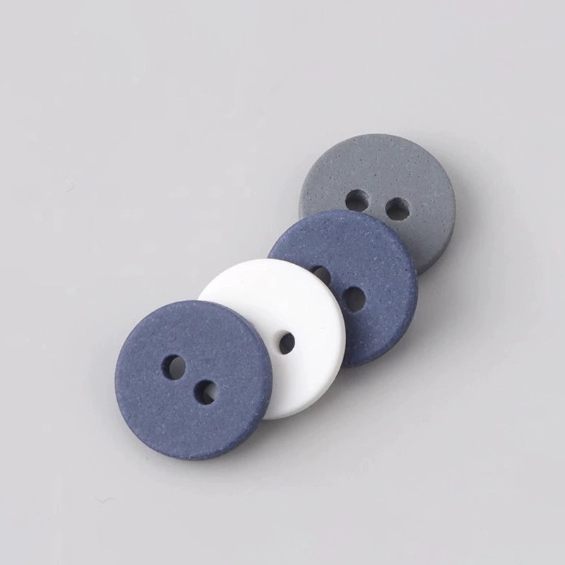 3379★  Versatile men's and women's shirts with buttons High-end POLO shirts Cardigan four-eye two-eye round small buttons Resin shirt buttons