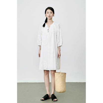 [Elegantes flores de verano] Vestido de ambiente romántico blanco CAREMIND, vestido largo bordado en jacquard con huecos para niños 