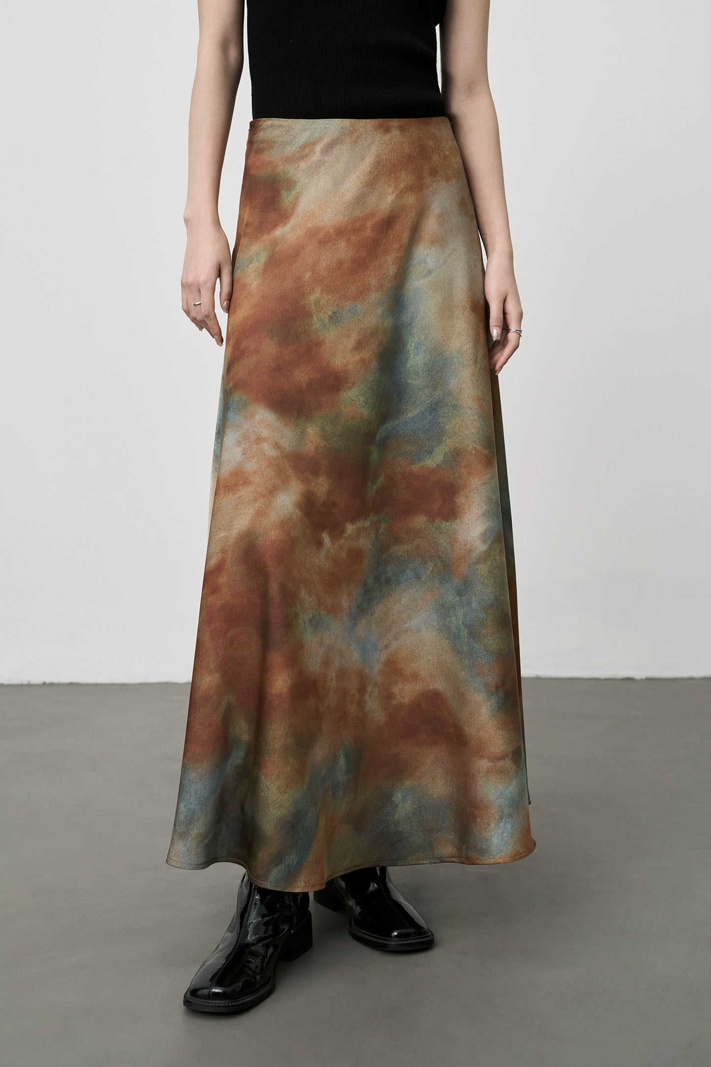 [Big Fish and Begonia] Falda de cintura alta con efecto tie-dye original de CAREMIND 2024 nueva falda fina y súper hermosa 