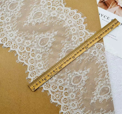 Accesorios de encaje de pestañas de alta calidad, 3767 anchos de 26 cm, hechos a mano, bordados de buena calidad para ropa, decoración de bodas, tela