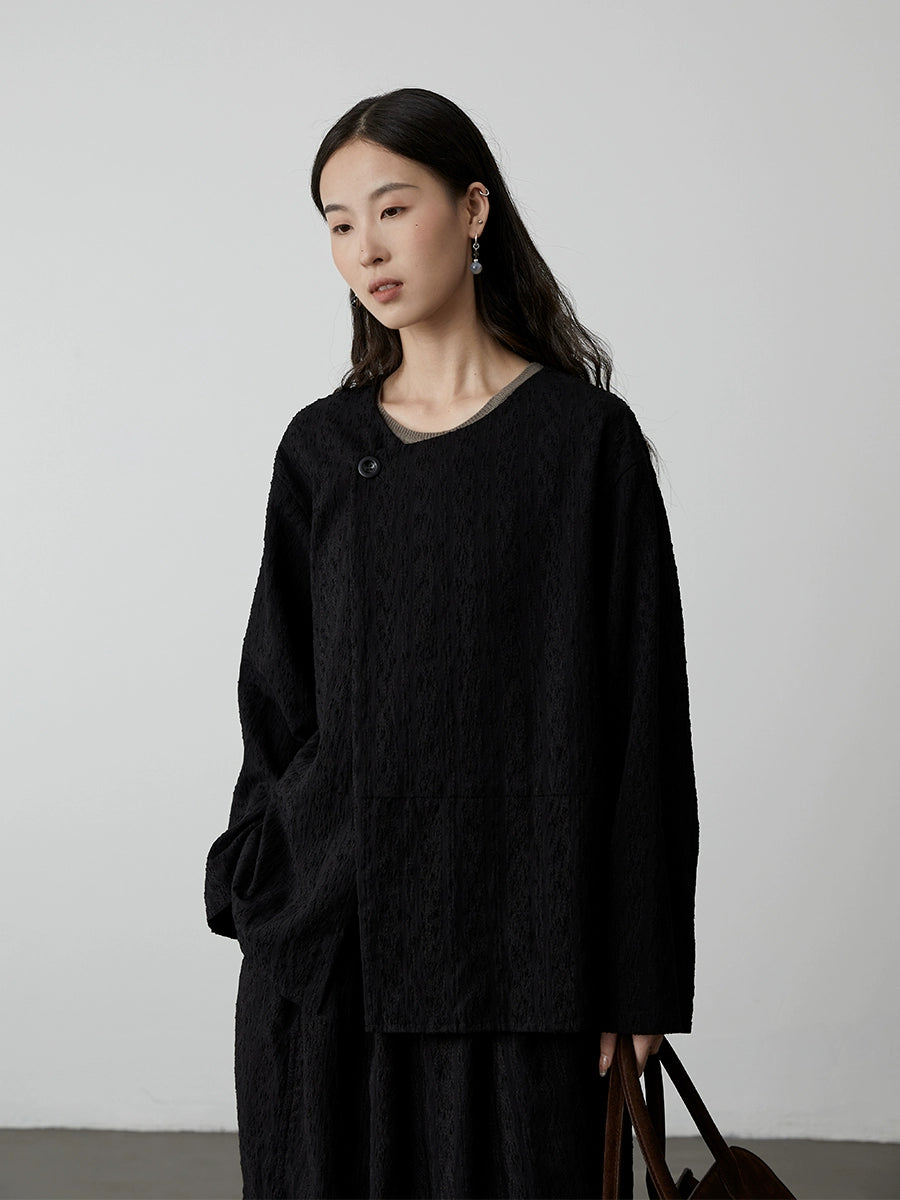 Nueva camisa de manga larga con textura negra china de CAREMIND Otoño 2024 Nueva chaqueta de cuello redondo de nicho 