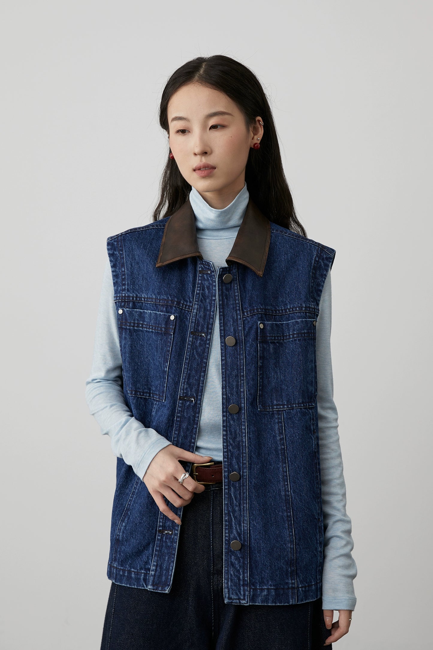 [Road denim] CAREMIND fashionable retro dark blue denim vest contrasting color splicing sleeveless vest jacket