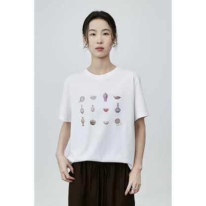 Camiseta holgada y versátil de manga corta con estampado de porcelana y elementos de estilo nacional de CAREMIND, color blanco, con cuello redondo 