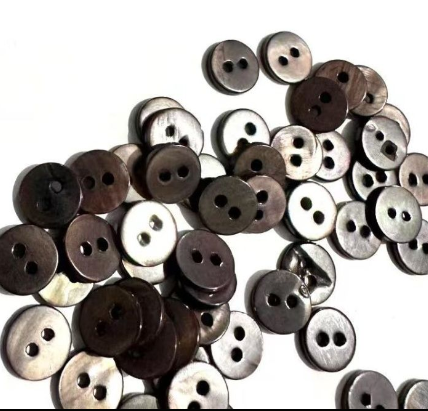 3016  Natural material shell spray paint dyed buttons, versatile buttons, color spray paint shell buttons, shirt buttons