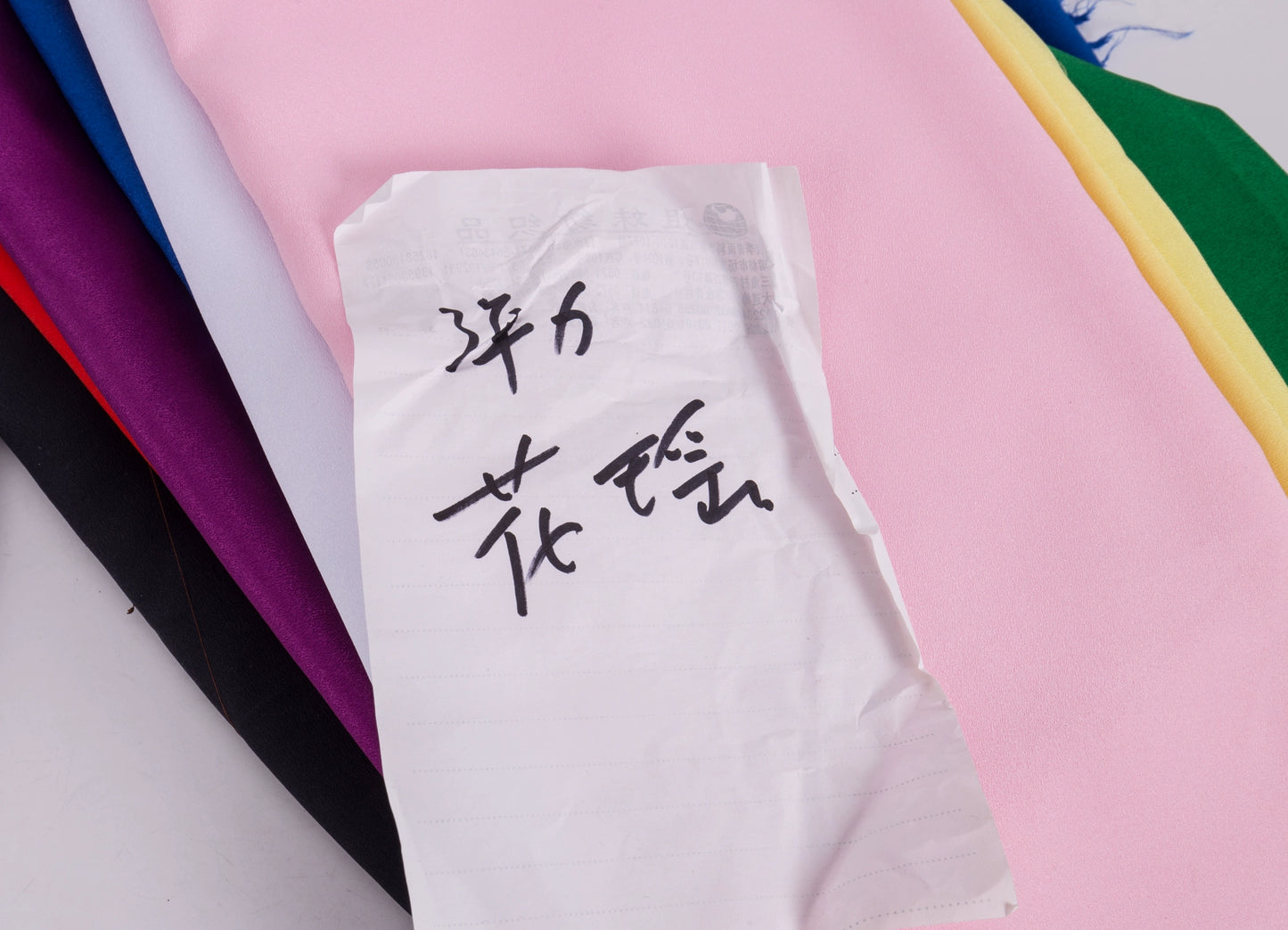 3891 Tejido elástico arrugado Huayao Forro de gasa arrugada de alta elasticidad Forro de camisa de falda con doble arruga 8010