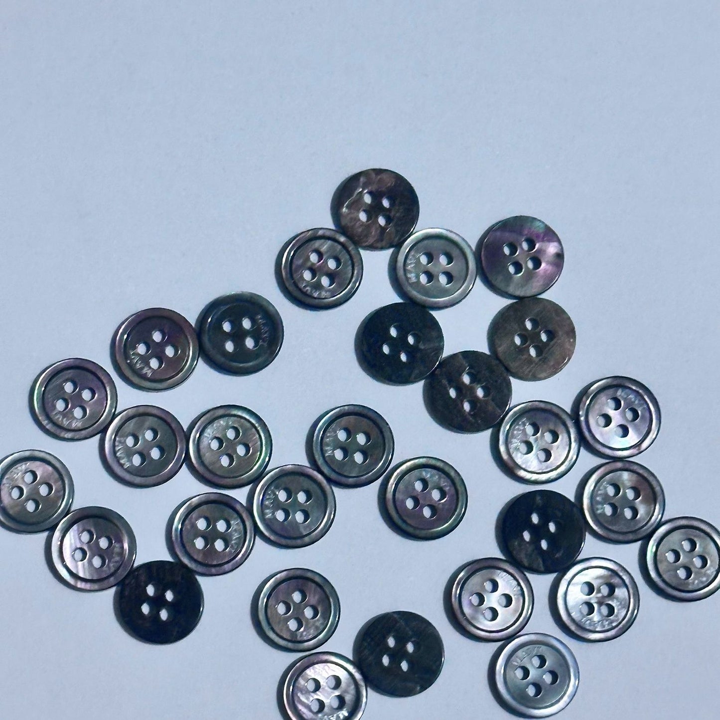 3001  Natural shell material primary color shell, spray paint dyed shell, slightly flawed, mind not to shoot