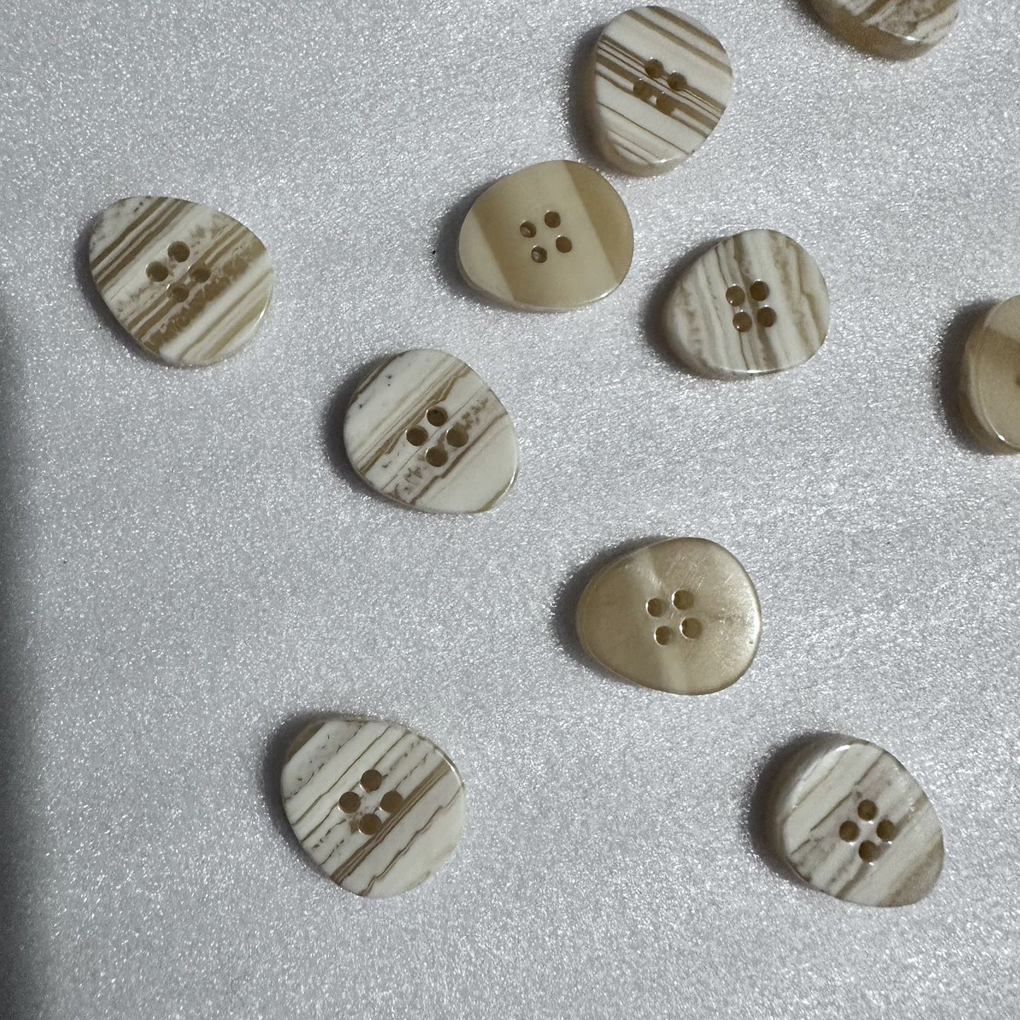 3024  Fashion resin heterosexual buckle imitation stone imitation wood model