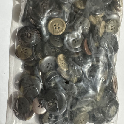 3022  Coat button, trench coat button, suit pants button, shirt button, vintage button