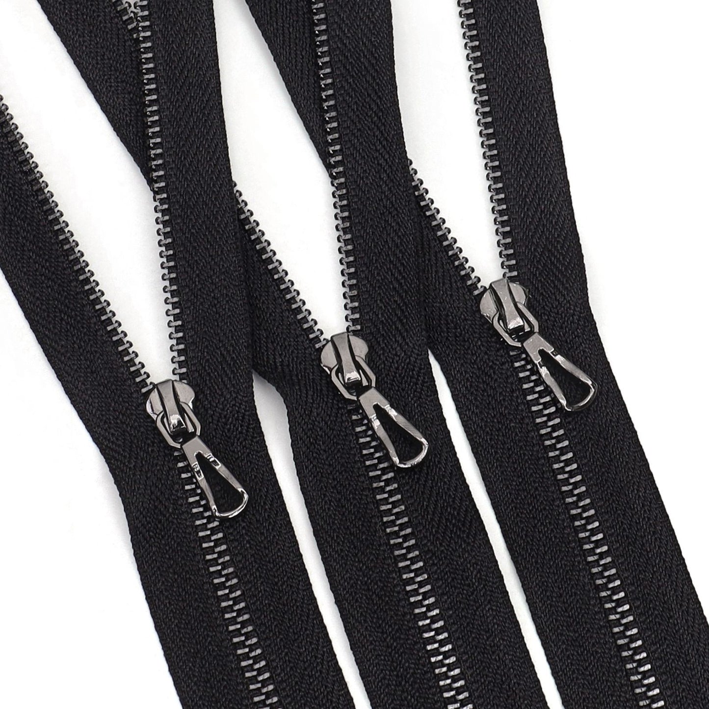 3115  Specification No. 3 acrylic copper open tail acrylic pull head gun color tooth black nickel color clothing jacket applicable