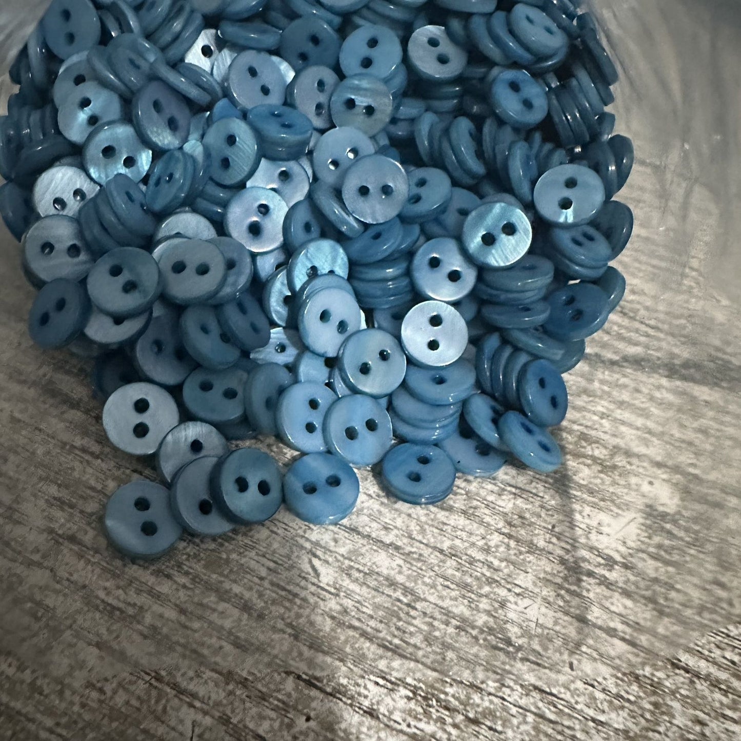 3001  Natural shell material primary color shell, spray paint dyed shell, slightly flawed, mind not to shoot