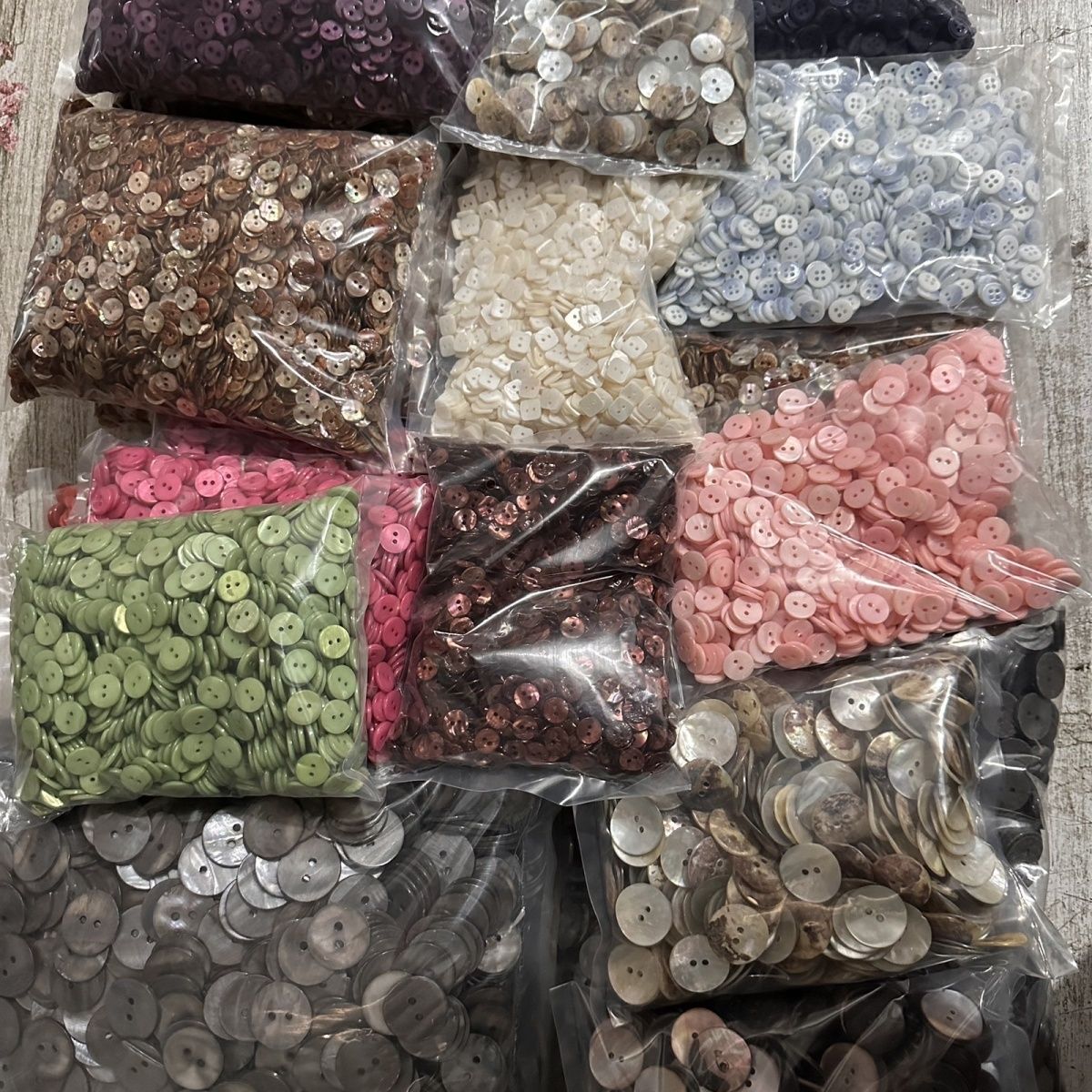 3003  Natural shell material primary color shell, spray paint dyed shell, slight natural flaws, mind wrong shot