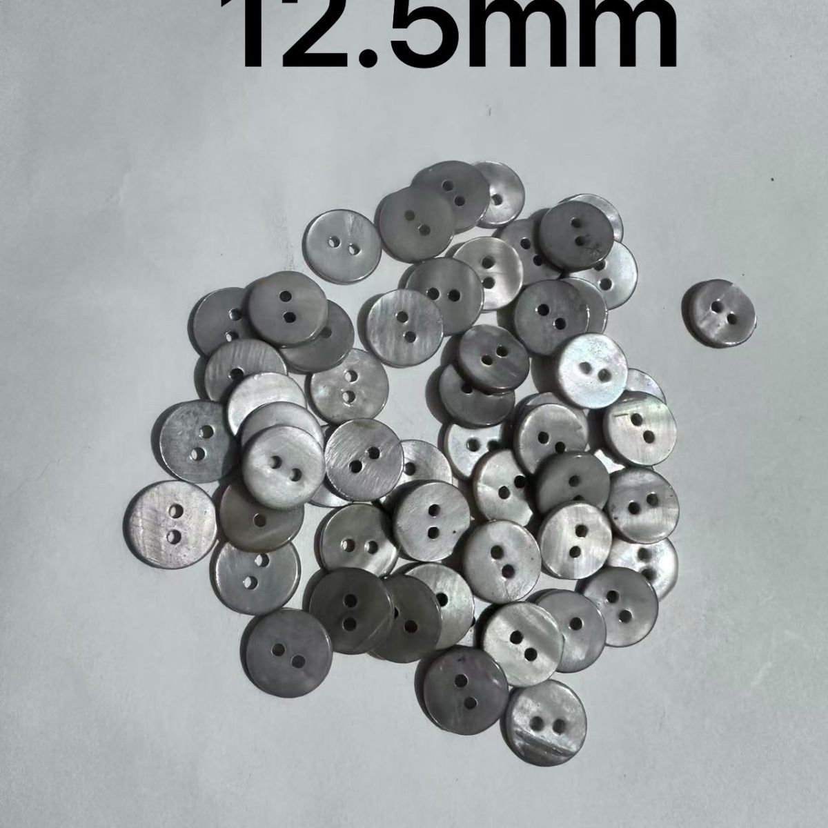 3004  High-grade natural shell button dyed shell button spray paint dyed shell button shirt knitted sweater cardigan shirt button