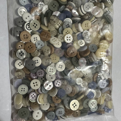 3022  Coat button, trench coat button, suit pants button, shirt button, vintage button