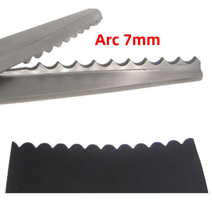 1682★  Cut triangular serrated half arc tailor cut pattern cut wave cut lace paper cut sewing scissors tooth cloth cut cloth