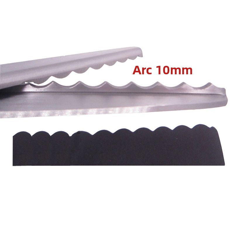 1682★  Cut triangular serrated half arc tailor cut pattern cut wave cut lace paper cut sewing scissors tooth cloth cut cloth